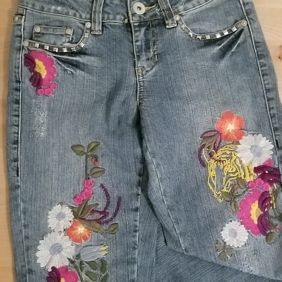 Request Embroidered Studded Jeans Size 26 - Picture 1 of 8